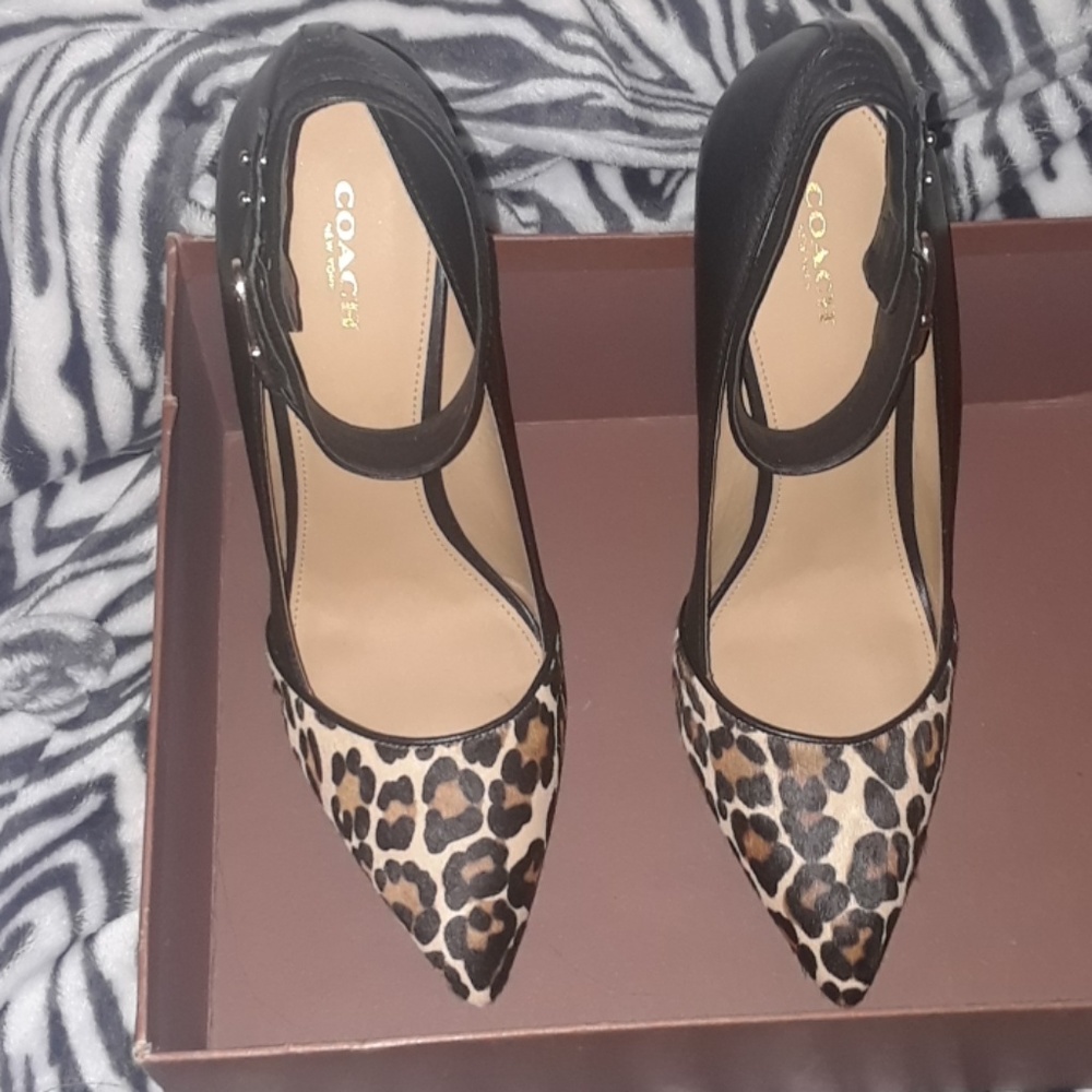 Coach Leapord print pointed toe pumps